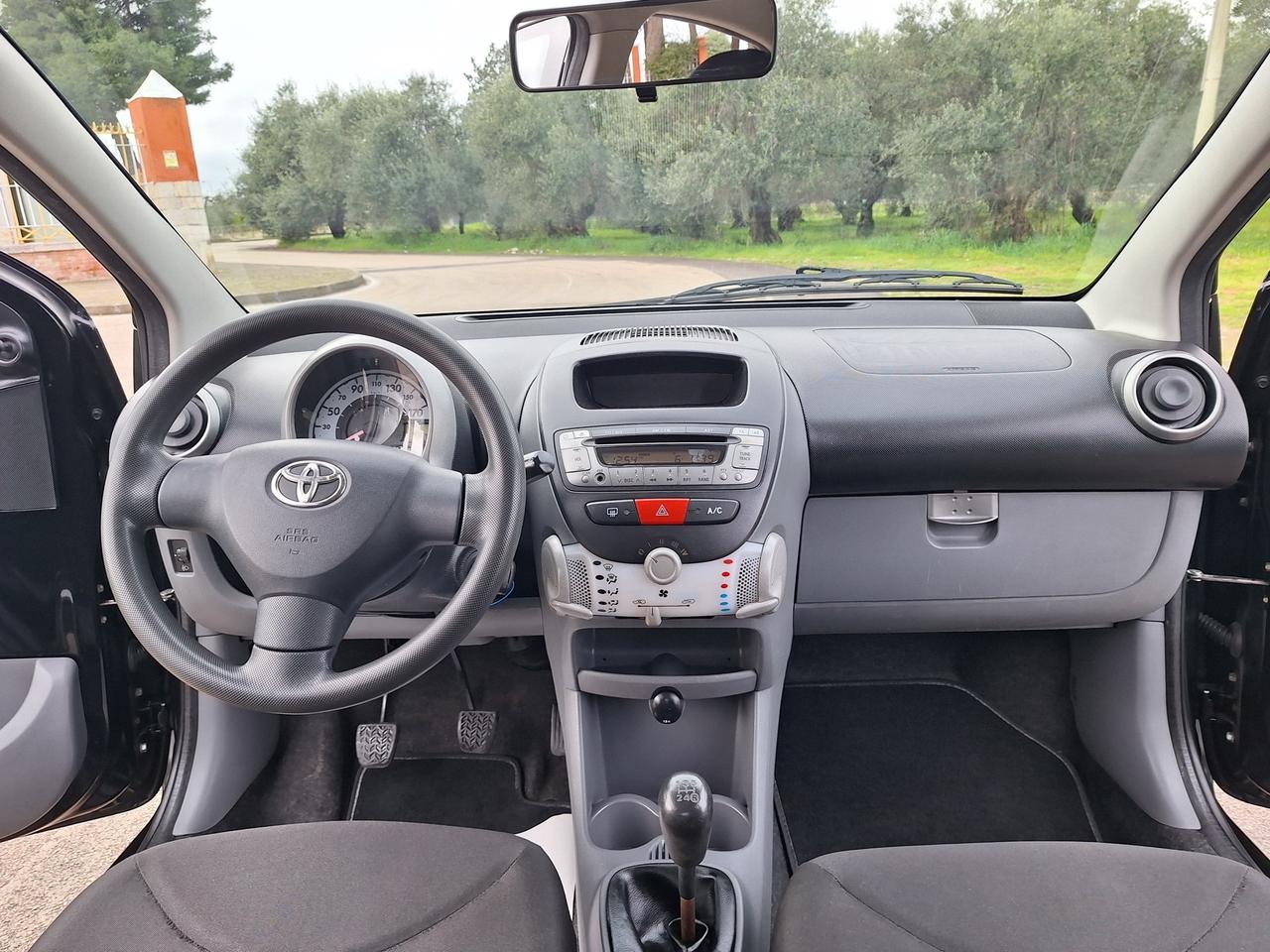 Toyota Aygo 1.0 VVT-i 5 porte Active 2012