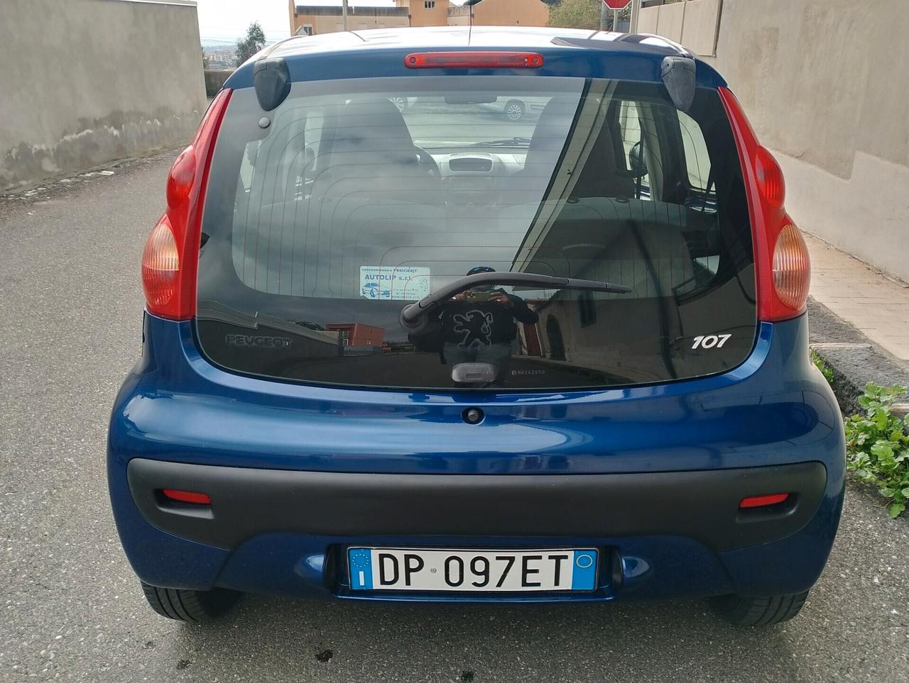 Peugeot 107 1.0 68CV 5p. Sweet Years 2Tronic