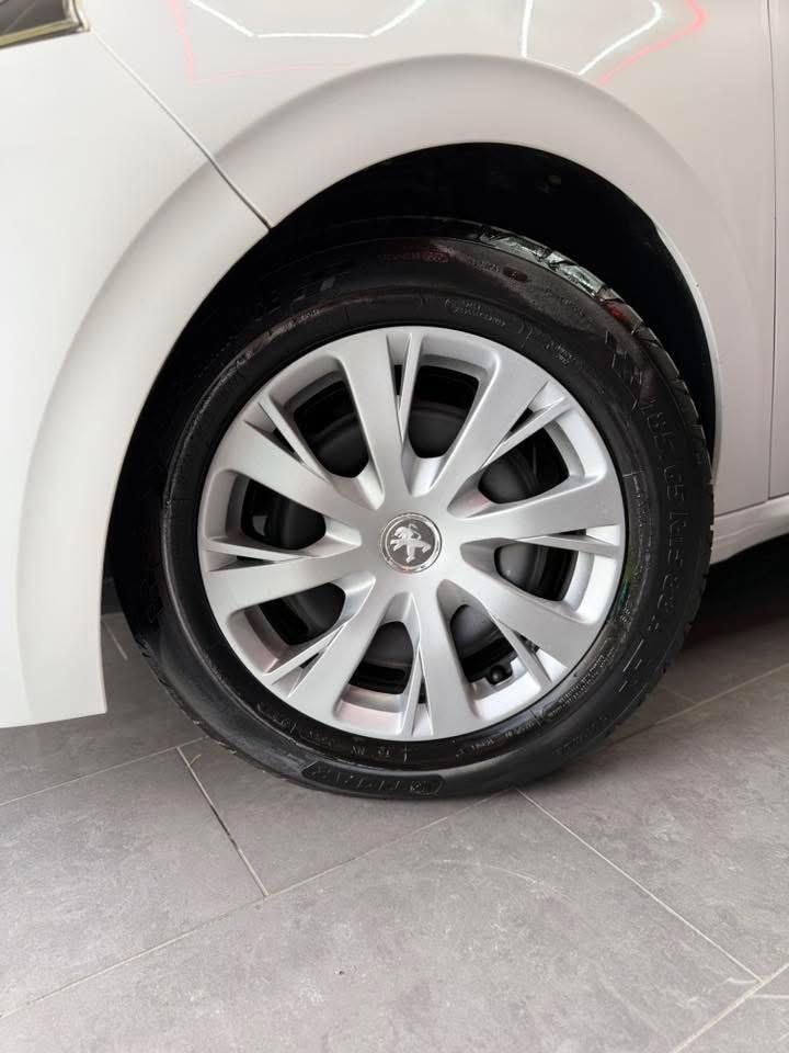 Peugeot 208 1.6 BlueHDi 75 CV Allure 2017
