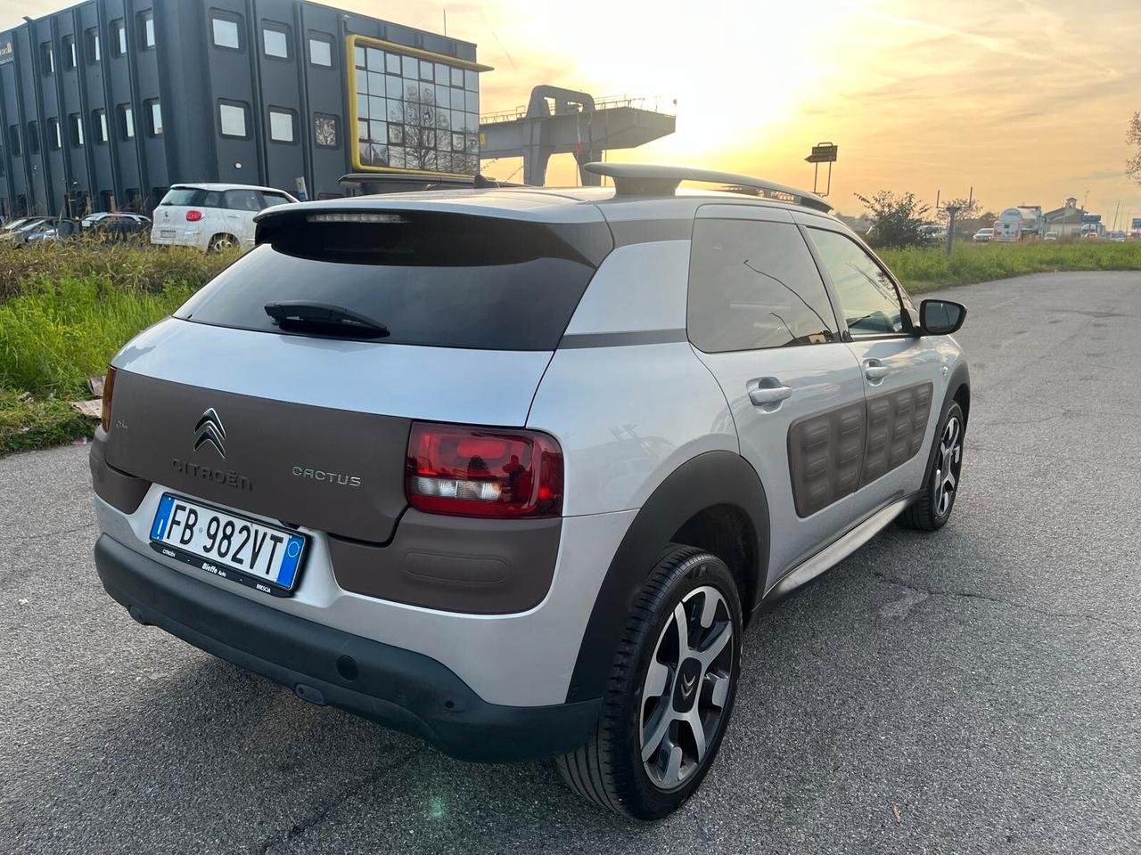Citroen C4 Cactus BlueHDi 100 Shine