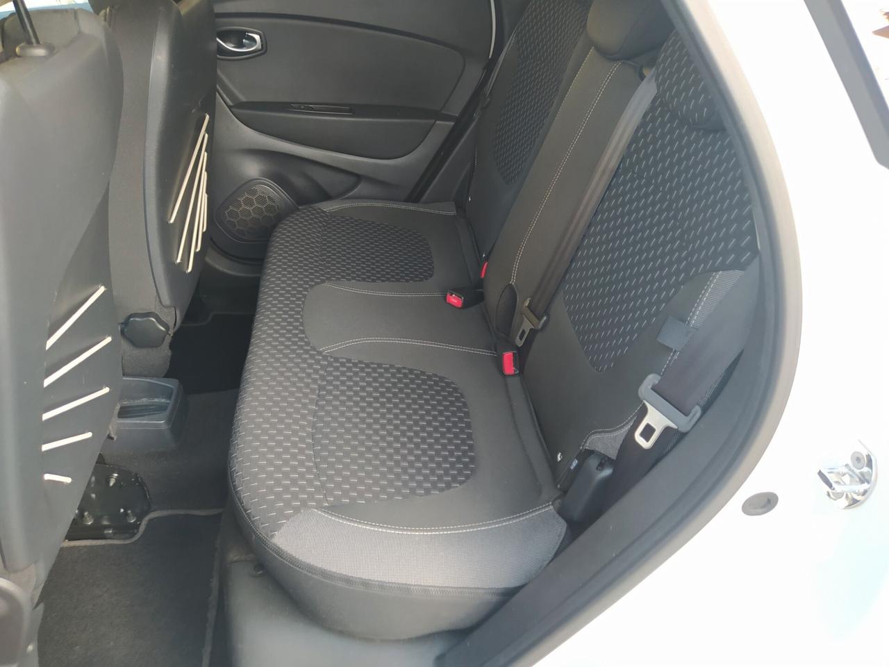 Renault Captur dCi 8V 90 CV EDC Start&Stop Energy Initiale Paris