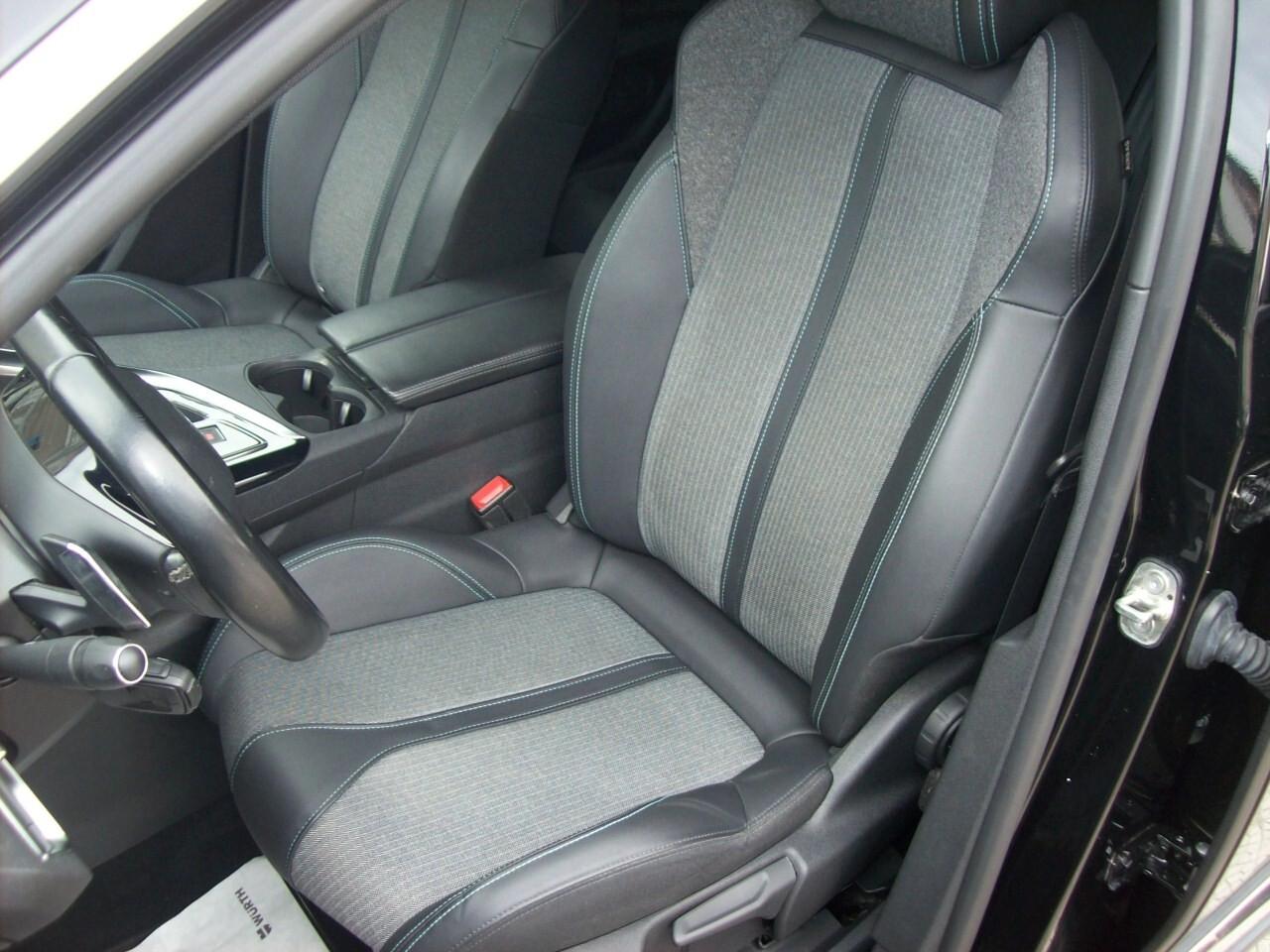Peugeot 3008 1.5 BlueHDi 130CV S&S EAT8 Allure Pack