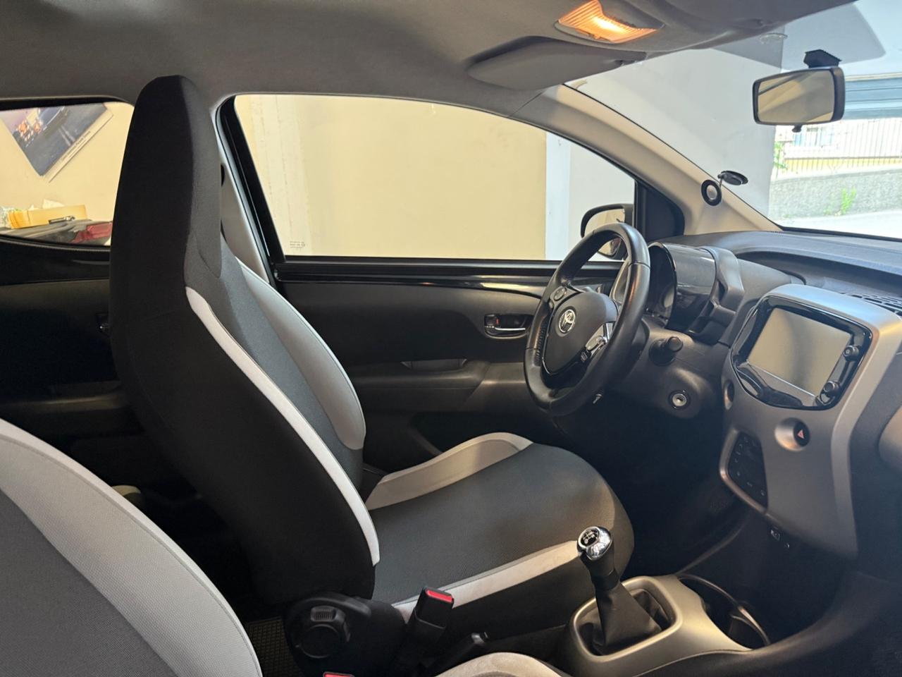 Toyota Aygo 1.0 VVT-i 72 CV 5 porte x-trend