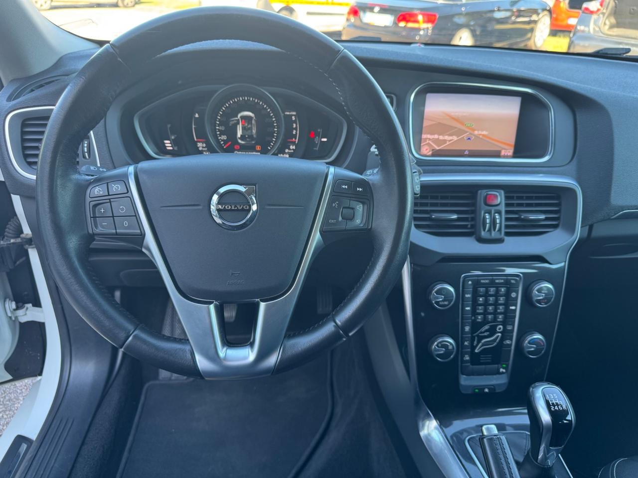 Volvo V40 D2 2.0 120CV Inscription NEOPATENTATI