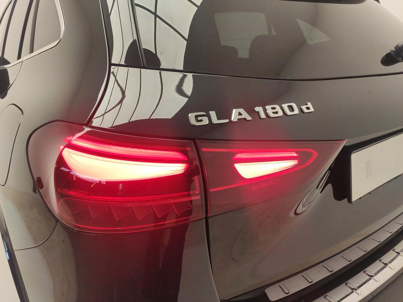 Mercedes-benz GLA 180 d Automatic AMG Line Premium MOTORE MERCEDES