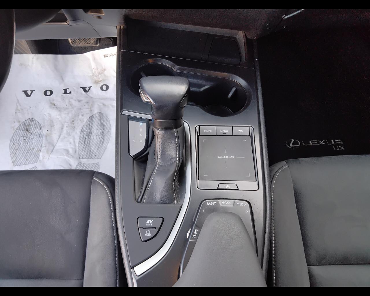 LEXUS UX 2019 - UX 250h 2.0 Executive 2wd cvt my20
