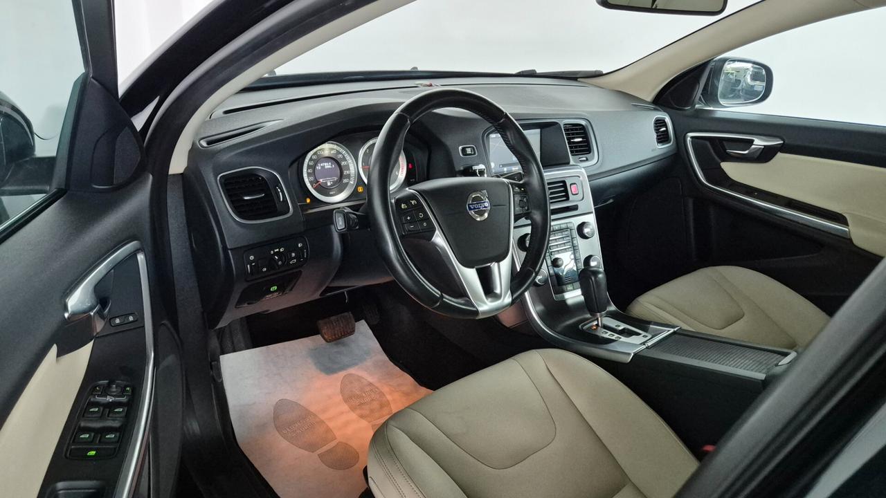 Volvo V60 D2 1.6 Powershift Summum