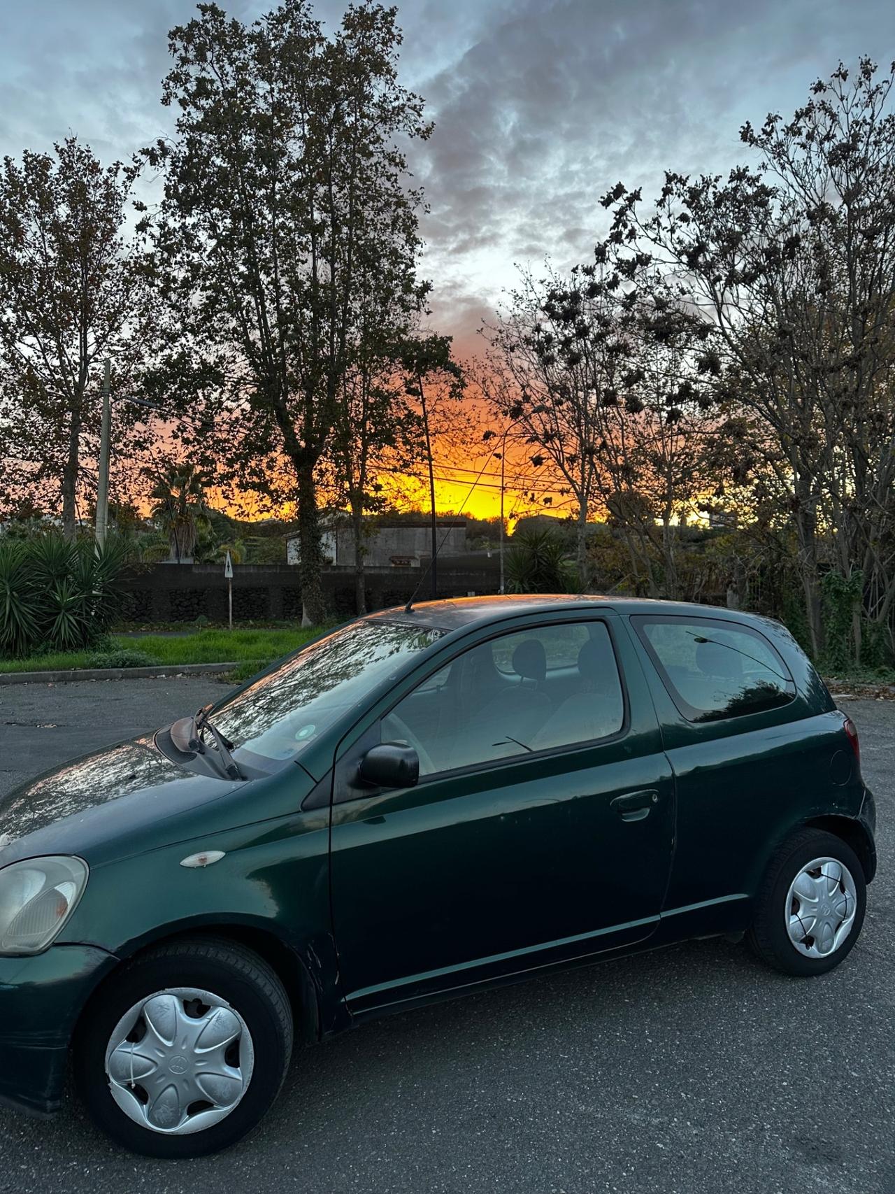 Toyota Yaris 1.0i 16V cat 3 porte '03