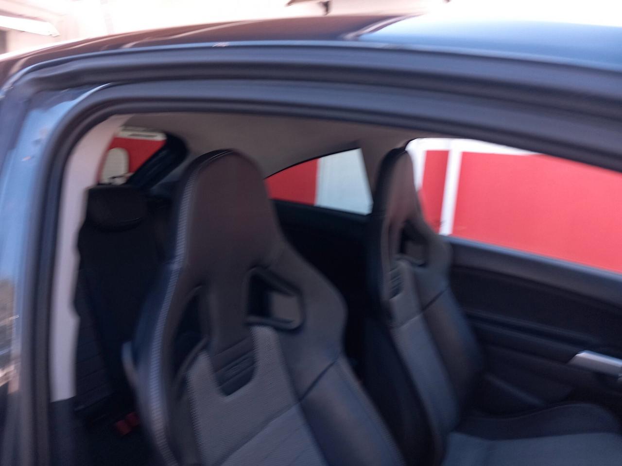 Opel Corsa 1.6 T 192CV 3 porte OPC TENUTA IN AMNIERA MANIACALE PARI AL NUOVO