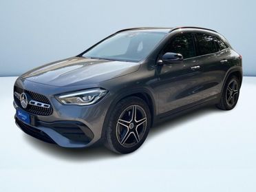 Mercedes GLA 200 200 D Premium 4Matic 8G-DCT