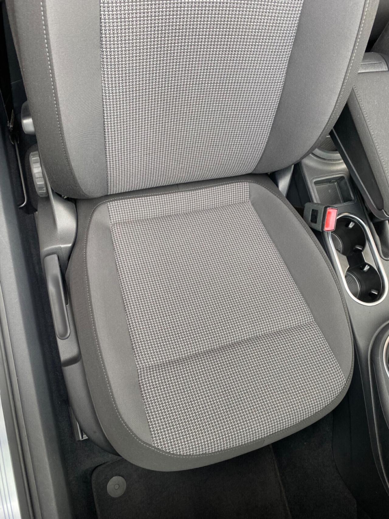 Volkswagen Maggiolino CABRIO 2.0 TDI 110cv Sport