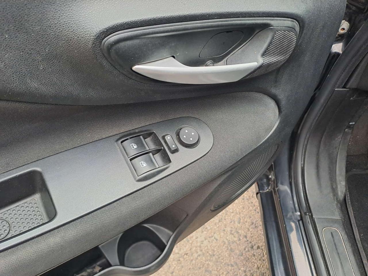 Fiat Punto 1.3 MJT 85 CV 5 porte