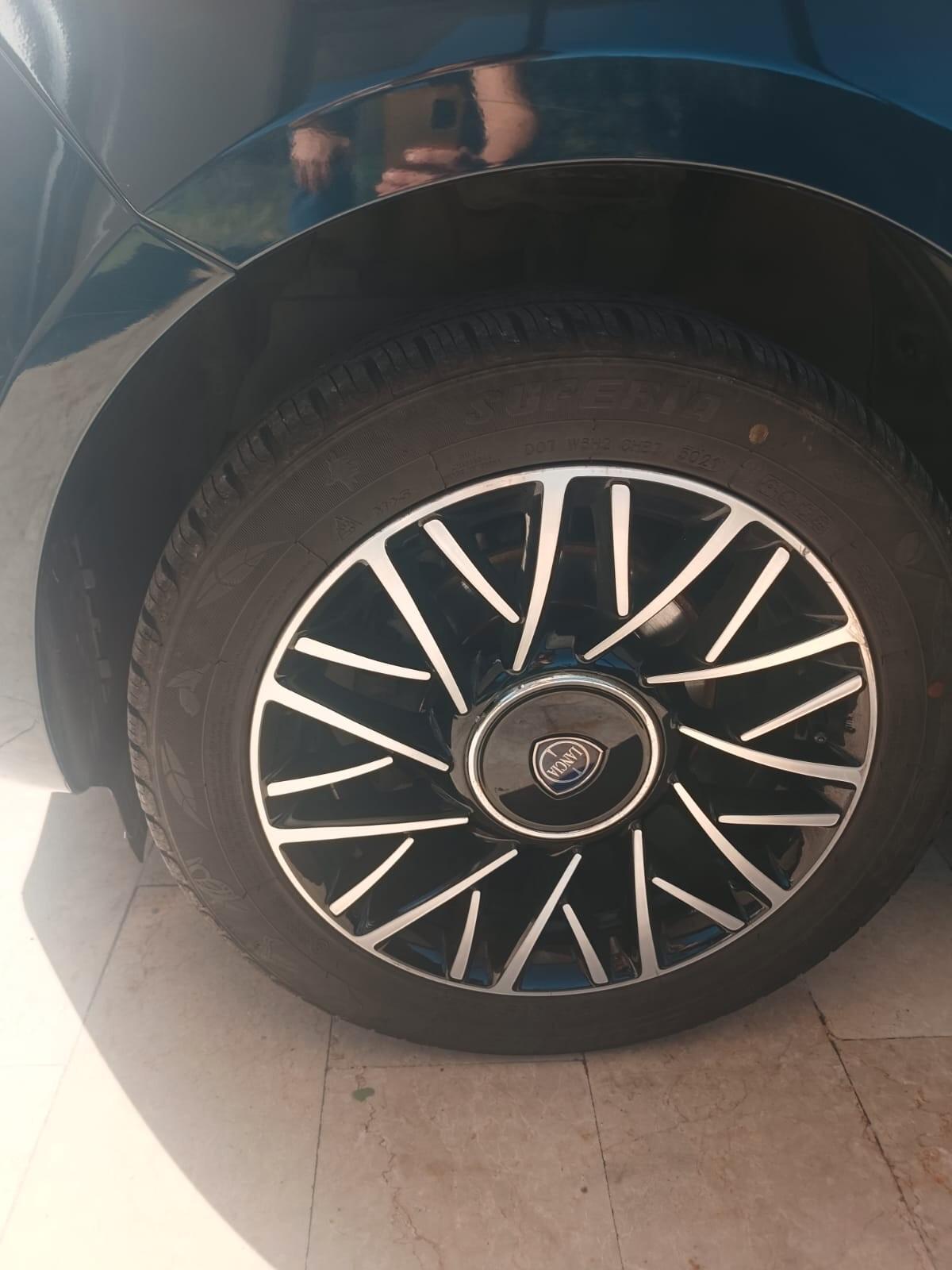 Lancia Ypsilon 1.2 69 CV 5 porte 30th Anniversary