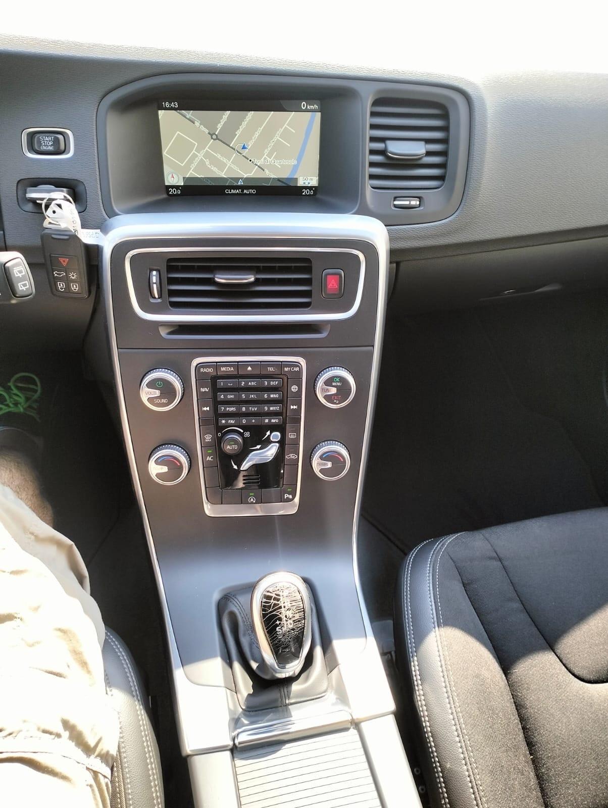 Volvo V60 D2 Geartronic R-design KM 90.000