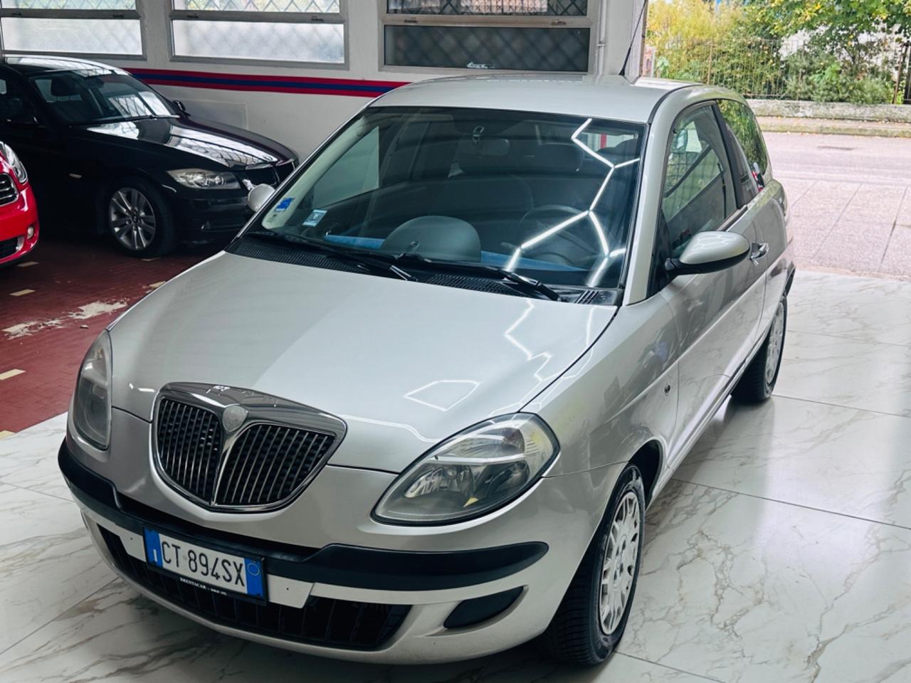 Lancia Ypsilon 1.3 MJT 75 CV Argento