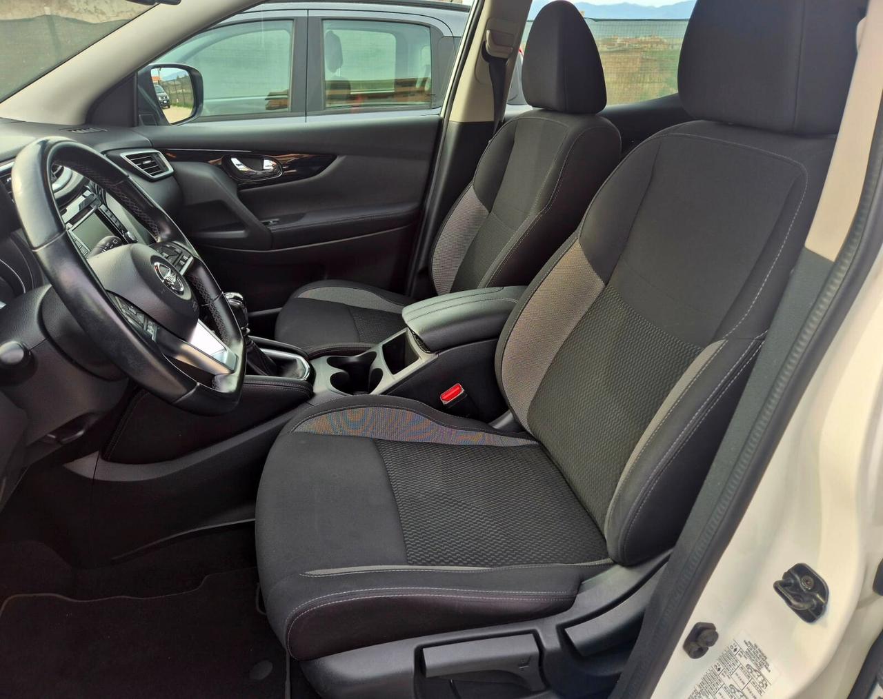 Nissan Qashqai 1.5 dCi 115 CV - Bianco perla - Telecamera posteriore