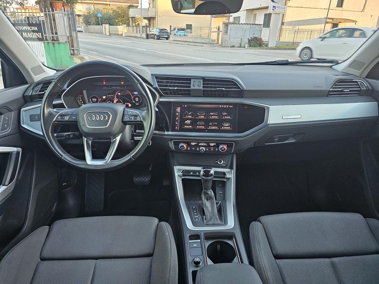 Audi Q3 35 TDI S tronic Business