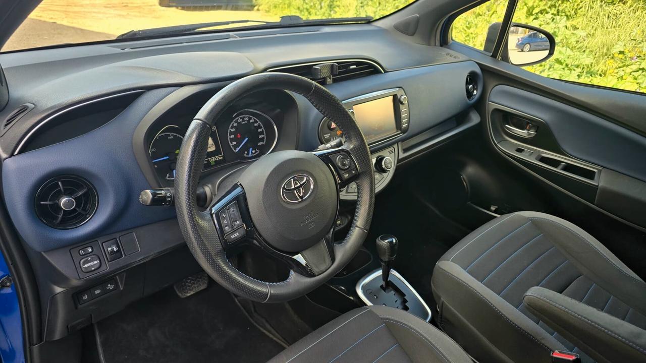 TOYOTA YARIS 1.5 FULL HYBRID TREND BLUE