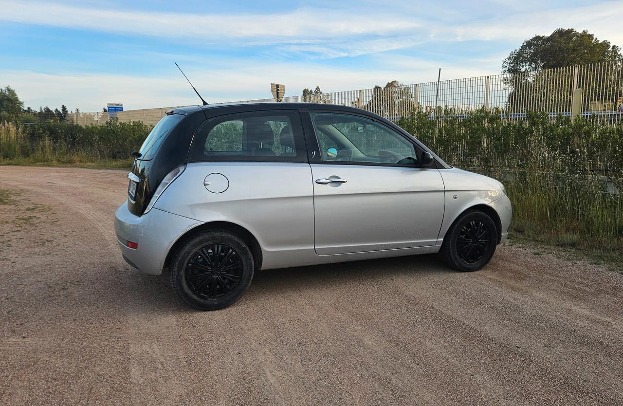 Lancia Ypsilon 1.2 Platino