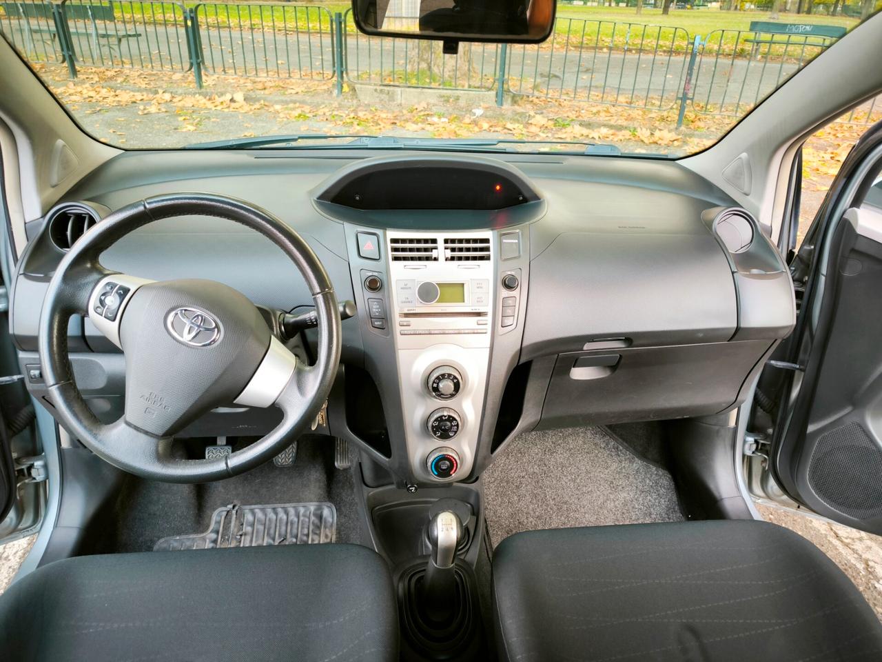 Toyota Yaris 1.0 5 porte Sol NEOPATENTATI