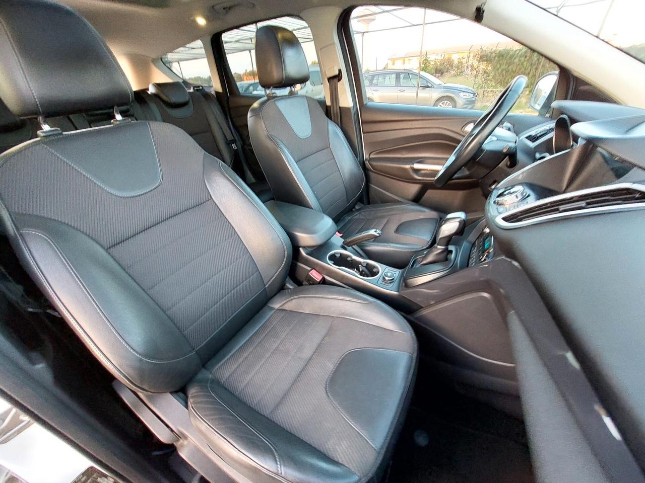 Ford Kuga 2.0 TDCI 150 CV S&S 4WD Powershift Titanium