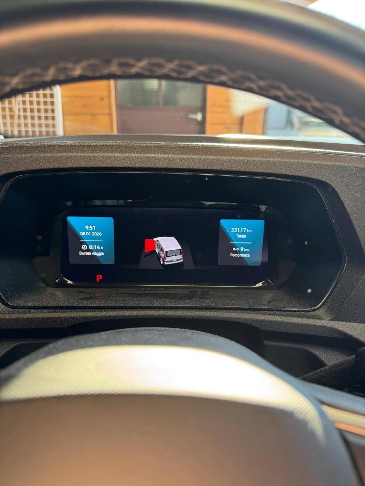 Volkswagen Caddy 2.0 TDI 122 CV DSG 33.000 KM. !!