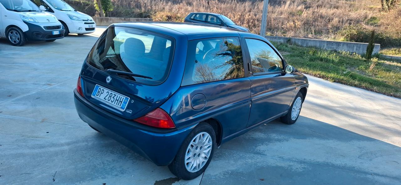 Lancia Y 1.1i cat Elefantino Blues