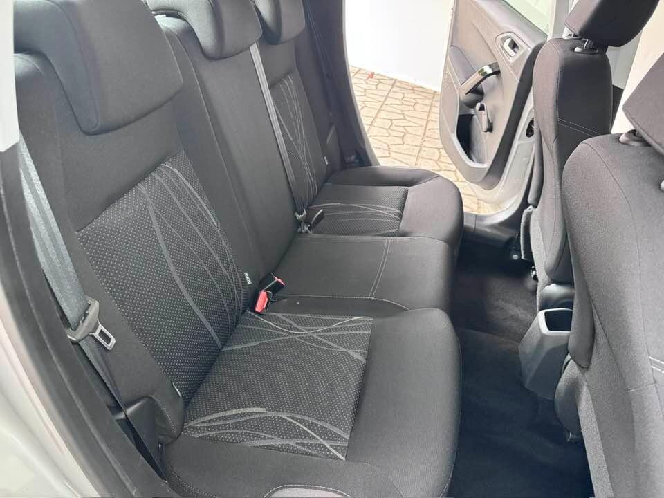 Peugeot 208 1.4 HDi 68 CV 5 porte Active