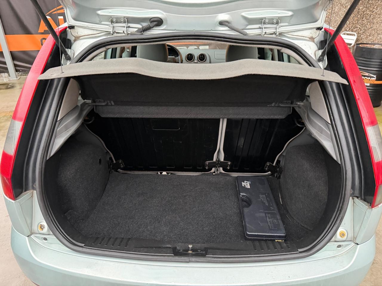 Ford Fiesta 1.2 benzina euro4 neopatentati