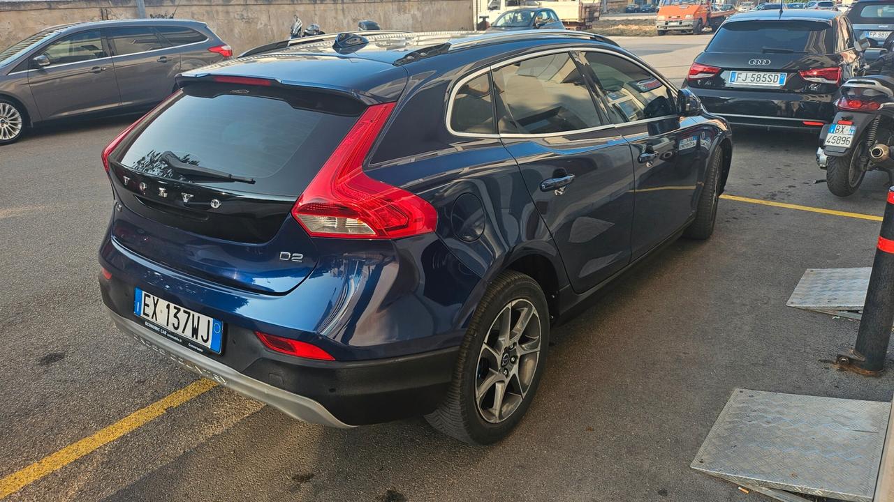 Volvo V40 Cross Country D3 Momentum AUTOMATICO