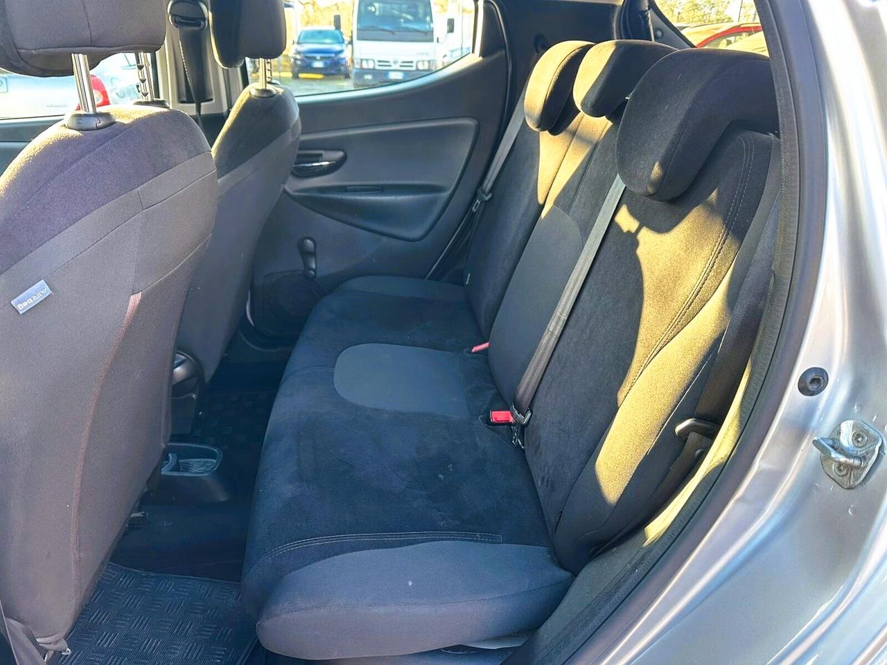 Lancia Ypsilon 1.2 69 CV Unyca