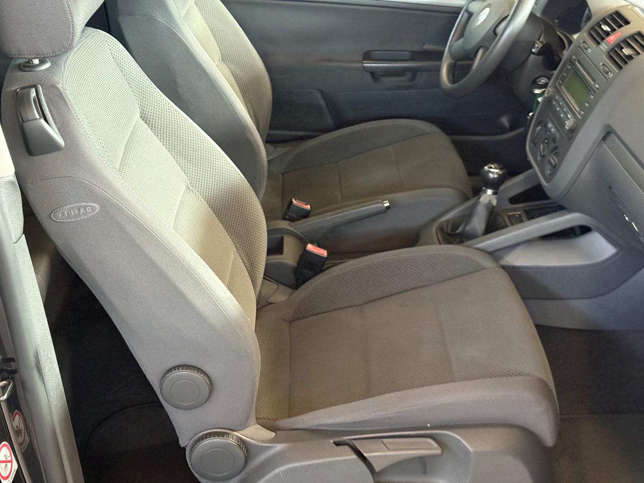 Volkswagen Golf 1.6 16V FSI 5p. Sportline