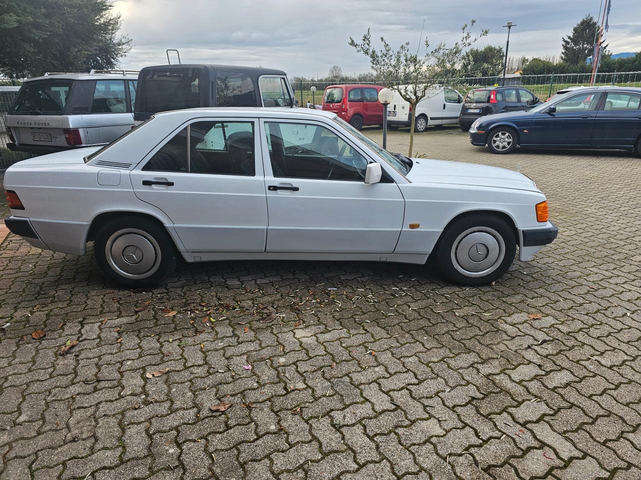 Mercedes-benz 190 mercedes benz2010 10 190 E 205