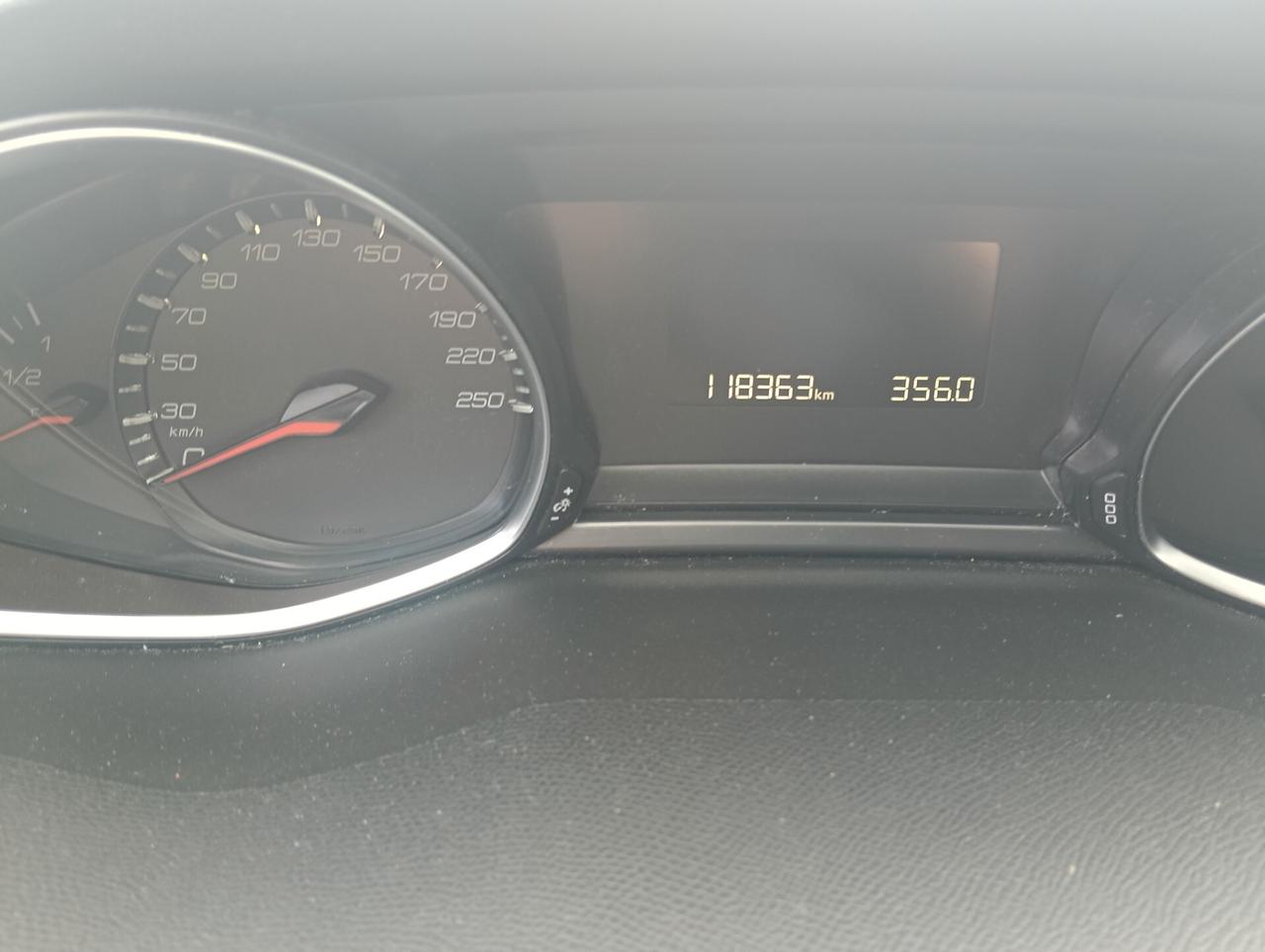 Peugeot 308 BlueHDi 100 S&S Business