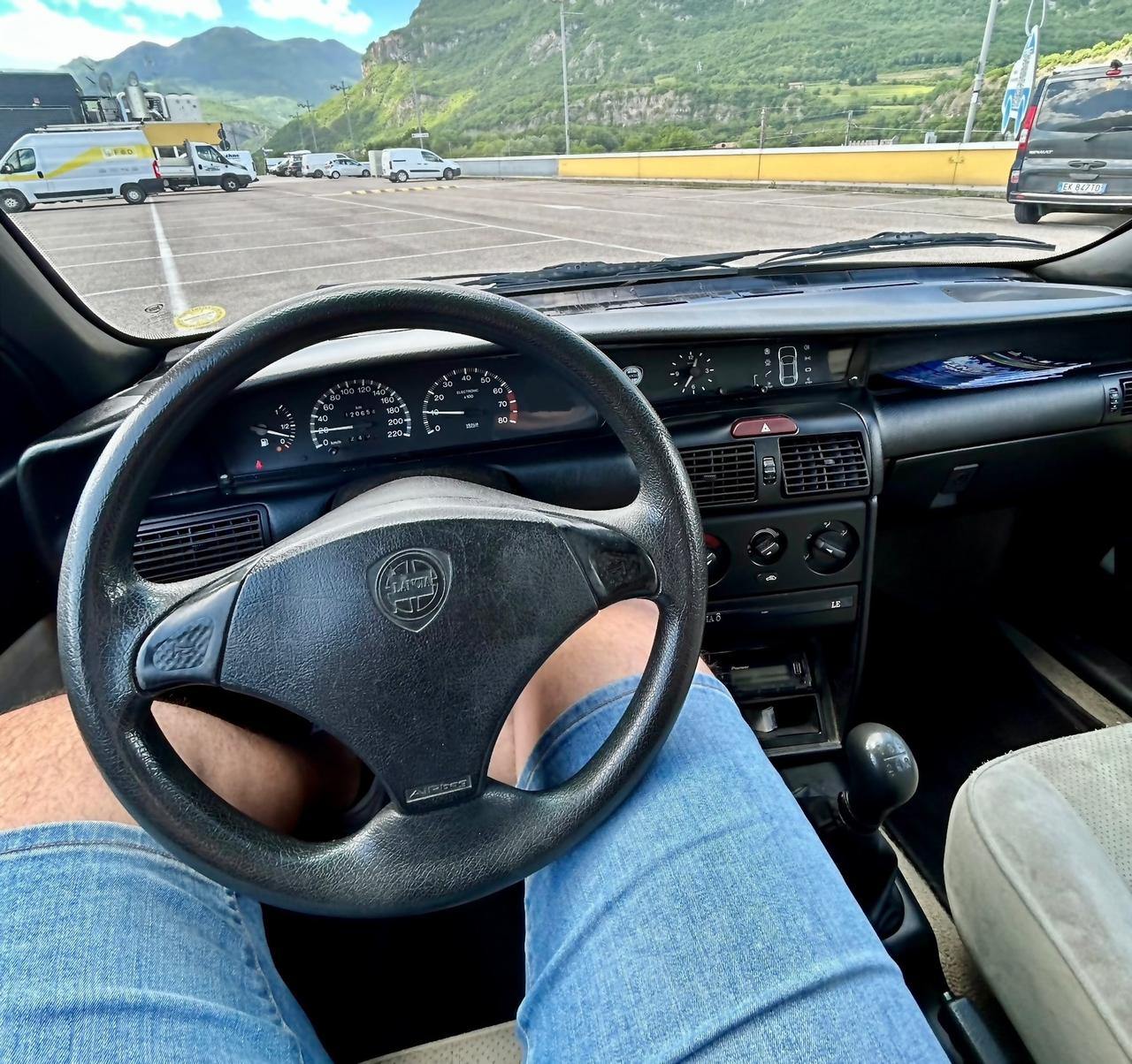 Lancia Delta 1.6 i.e. cat 5 porte LE Neopatentati