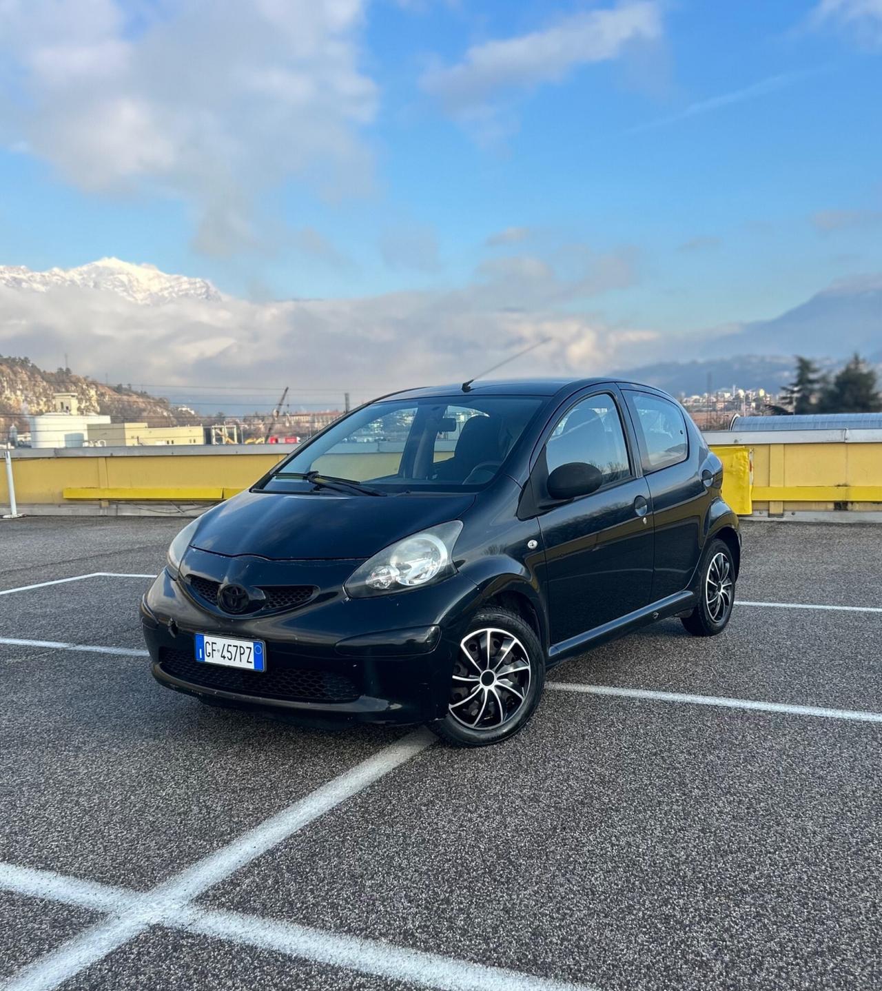Toyota Aygo 1.0 12V VVT-i 5 porte Neopatentati