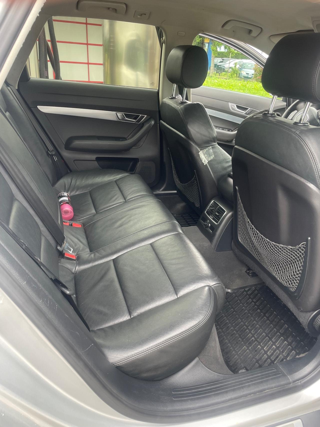 Audi a6 allroad 3.0 TDI 240 cv anno 2011 perfetto dí tutto