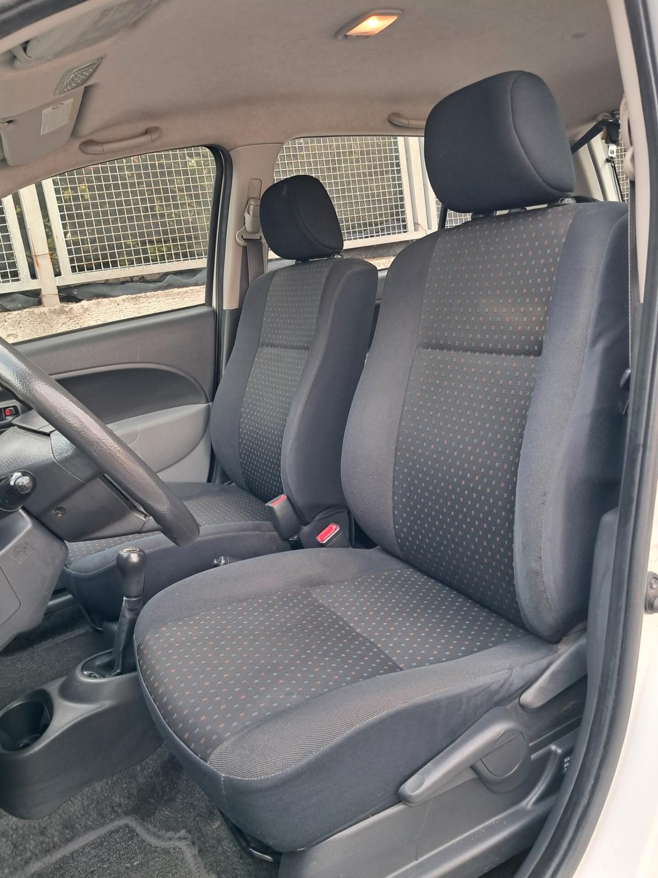 Daihatsu Sirion 1.0 Clima Idroguida