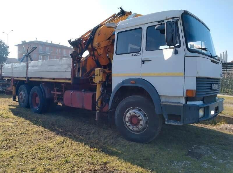 IVECO 170-30 TC 3 ASSI CON GRU EFFER 37N
