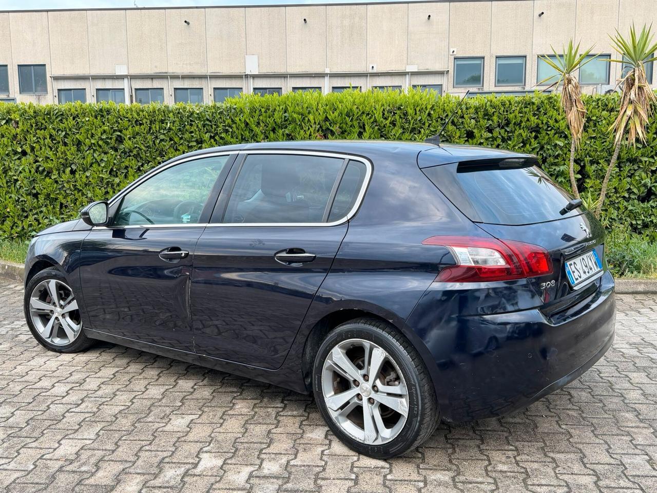 Peugeot 308 1.6 8V e-HDi 112CV Stop&Start robotiz. 5p. Business