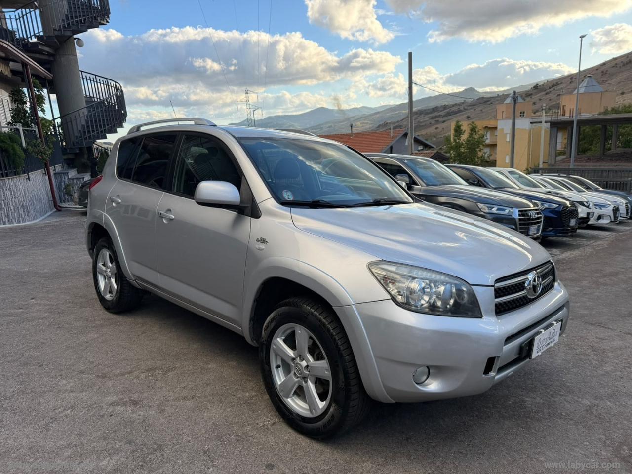 TOYOTA RAV4 2.2 D-4D 177 CV Sol Plus