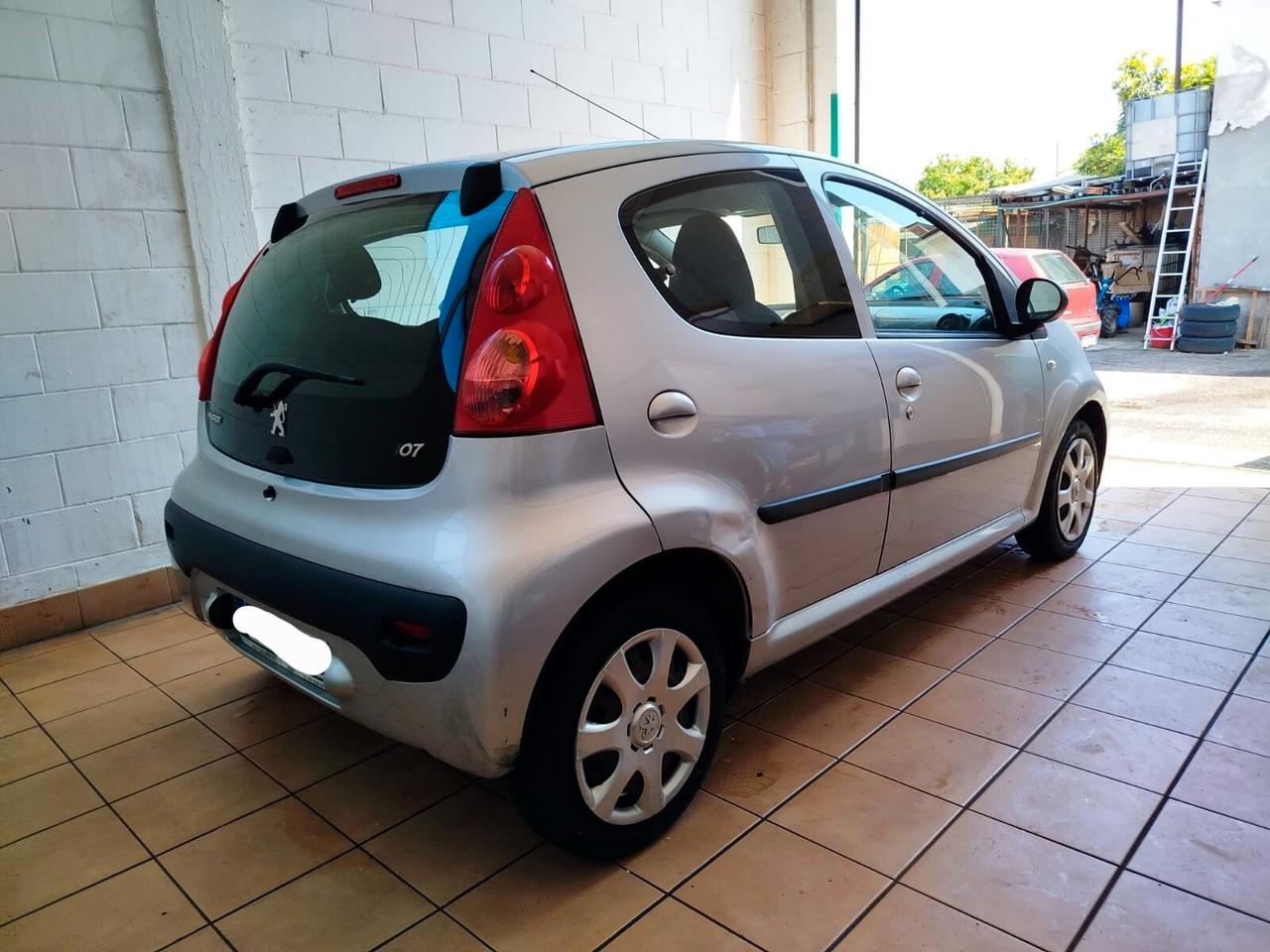 Peugeot 107 1.0 12v Allure (sweet years) 5p 2tronic FL
