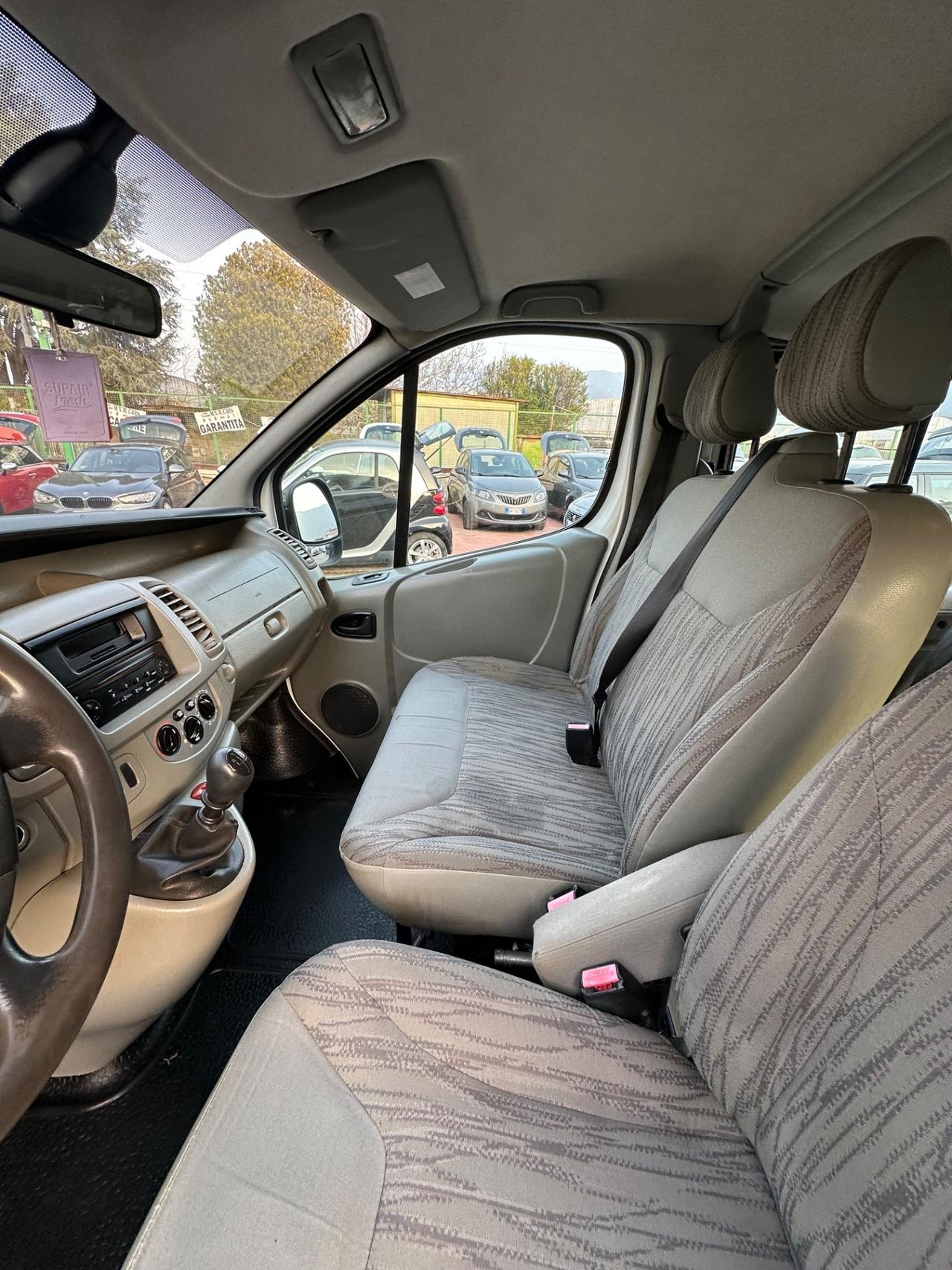 Nissan Primastar C29 2.5 dCi 150CV PC-TN Combi Smart