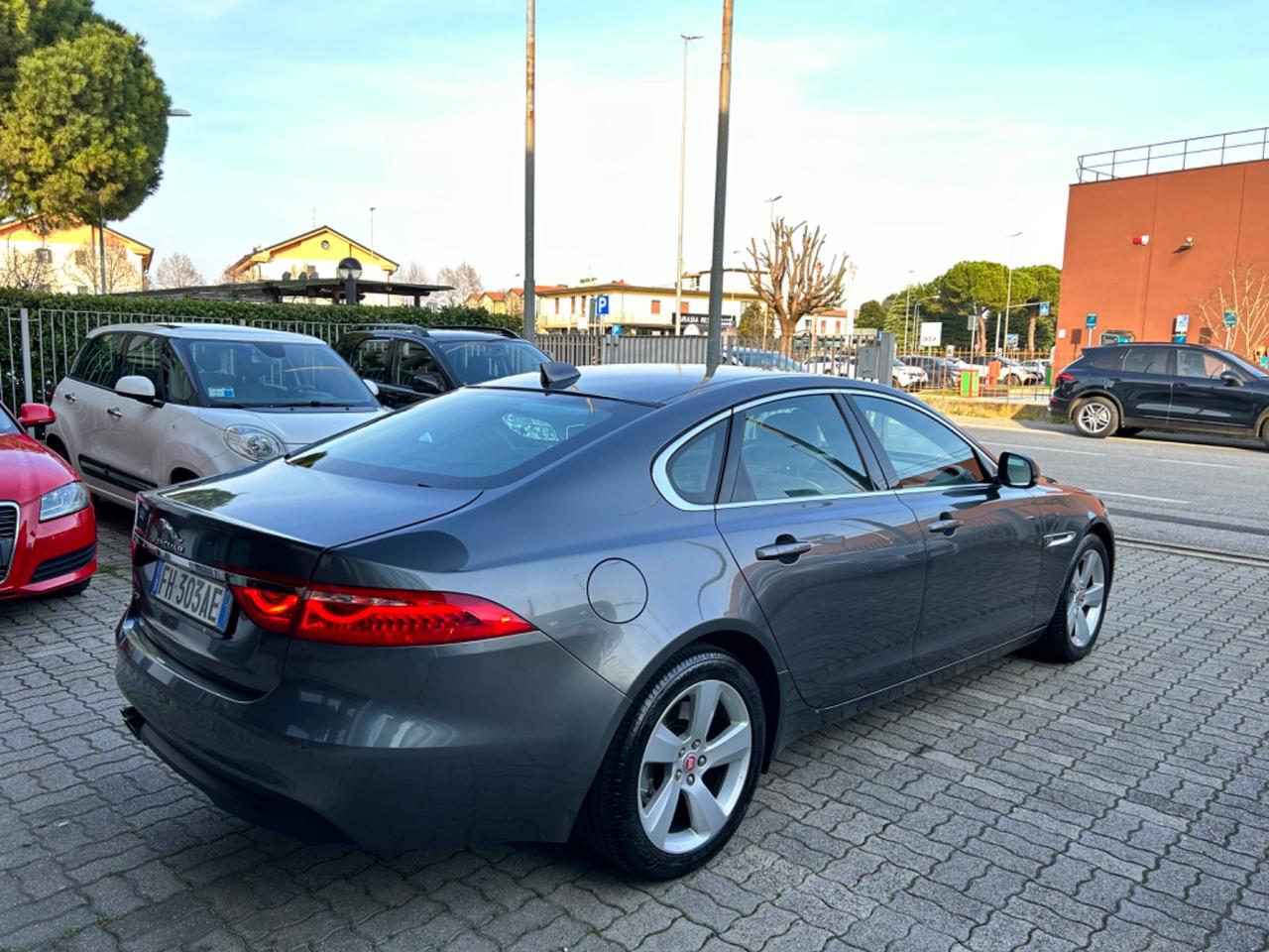 Jaguar XF 2.0 D 180CV 4X4 automatica Pure Business