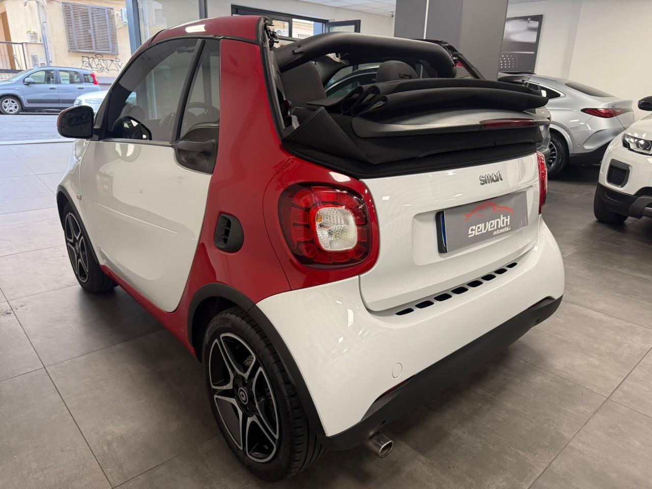 Smart ForTwo 70 1.0 twinamic Red & the city