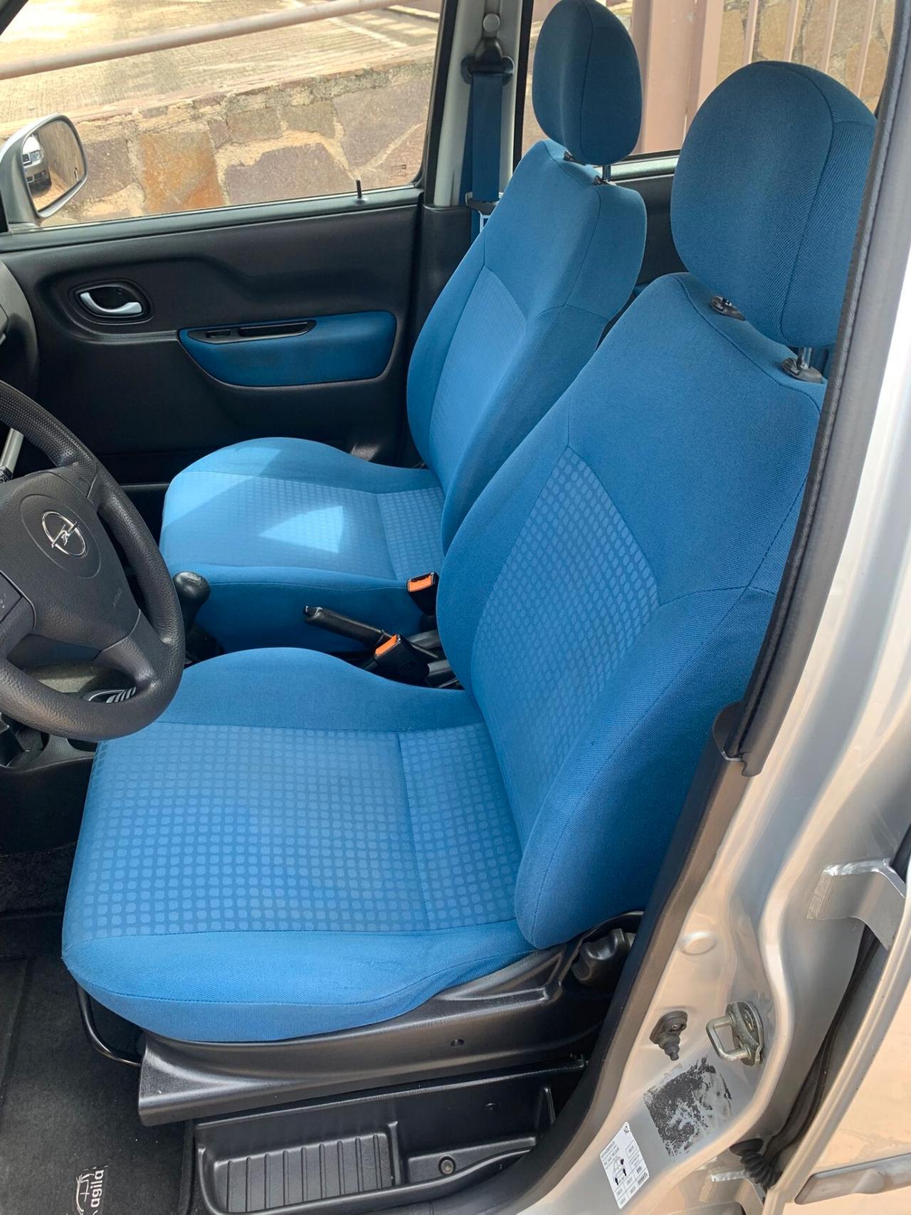 Opel Agila 1.0 12V Edition