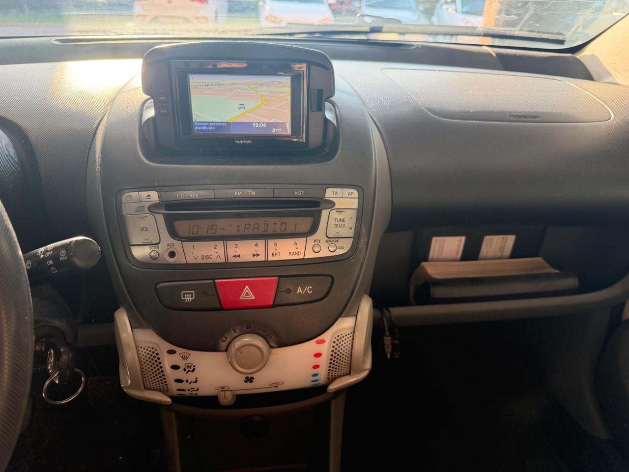 Toyota Aygo 1.0 12V VVT-i 3 porte Now Connect 70.000 KM Unicoproprietario