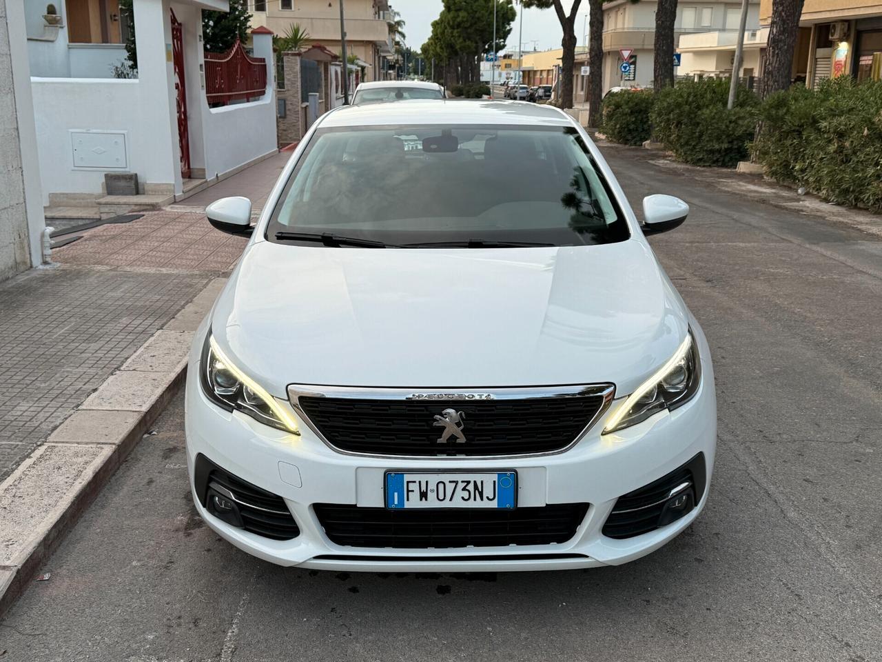 Peugeot 308 1.5 BlueHDi 100 SW NAVI CARPLAY – 2019