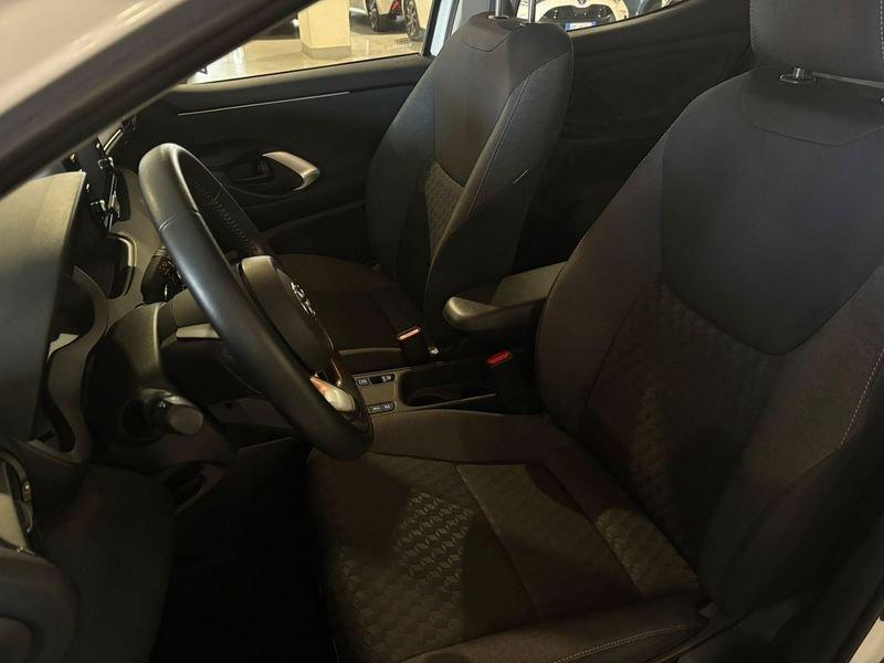 Toyota Yaris Hybrid Active MY22