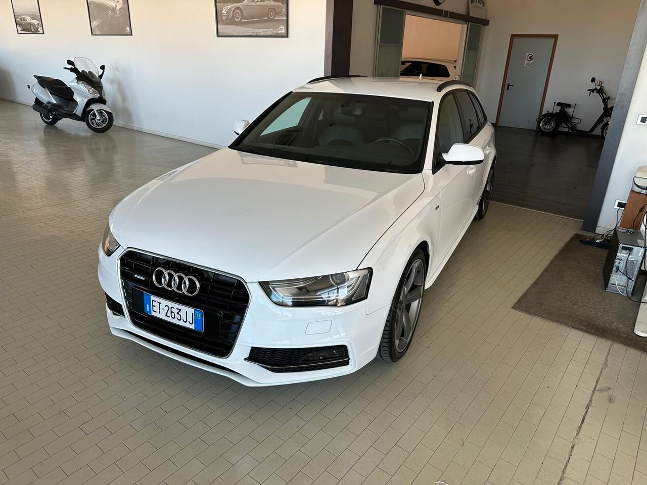 Audi A4 Avant 2.0 TDI 177CV quattro Business Plus S-LINE AUTOMATICA